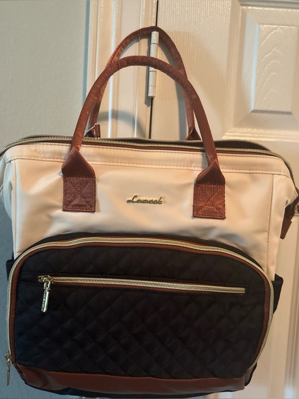 LOVEVOOK Two-Tone Quilted Travel Tote - Cream & Black